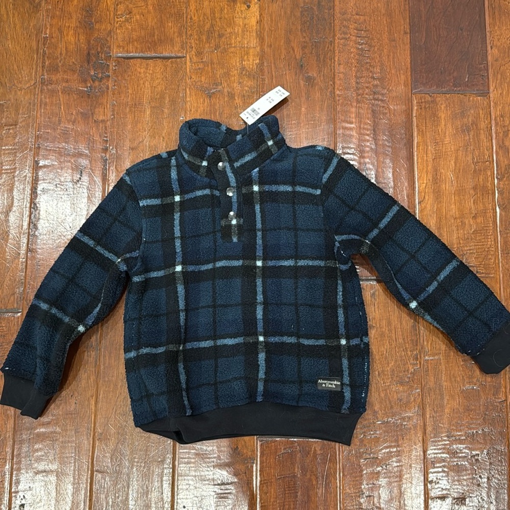 NWT Abercrombie and Fitch Boys Sherpa Pullover with pockets